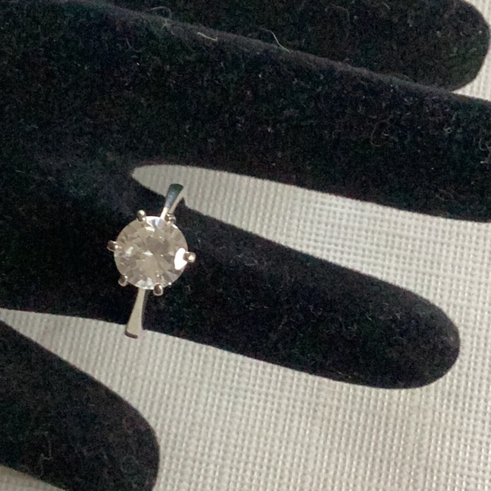 Sterling silver cubic zirconia ring